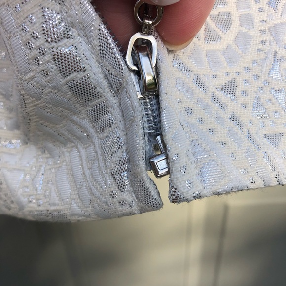 Chico’s Metallic Jacquard Zip Formal Blazer Lined White Shimmer Size 2 - Picture 6 of 8